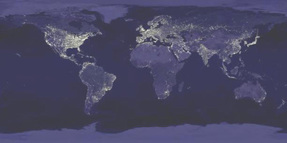 Trompeta 4 de Apocalipsis. Un mapa de la tierra de noche demuestra la luz artificial alrededor del globo.