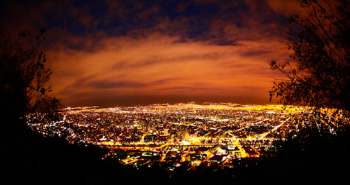Trompeta 4 de Apocalipsis. Sol, luna y estrellas heridos. Santiago, Chile. Contaminación lumínica.
